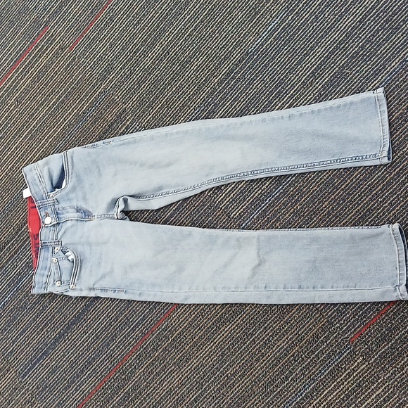 Boy’s Levi’s — 514 Straight Adjustable Waste Size 10 - Picture 3 of 8